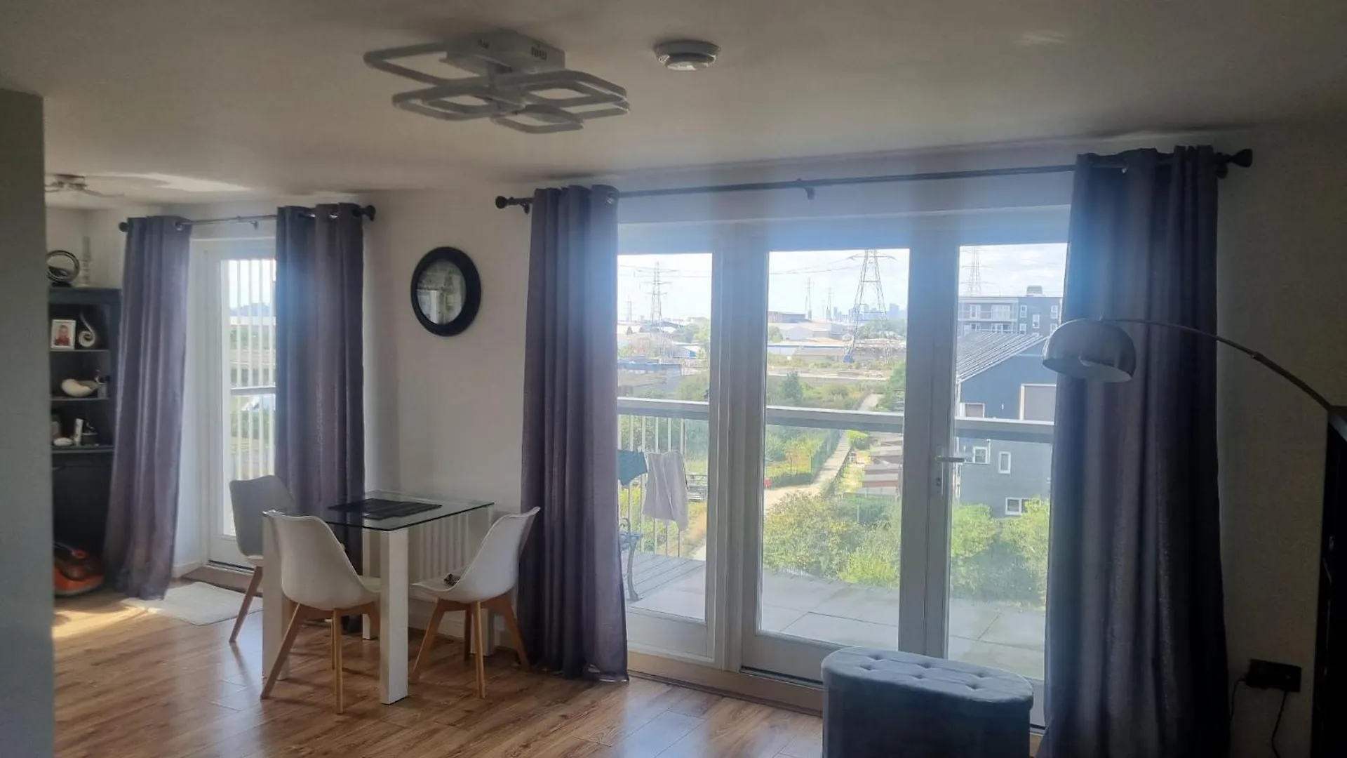 Apartament contacts